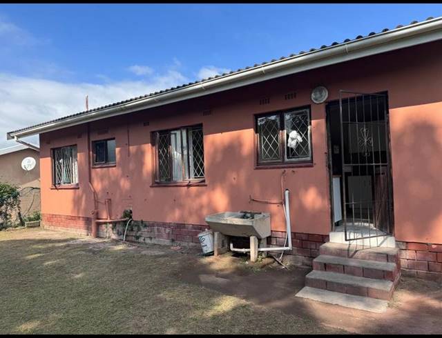 3 BEDROOM HOUSE FOR SALE IN KWANDENGEZI